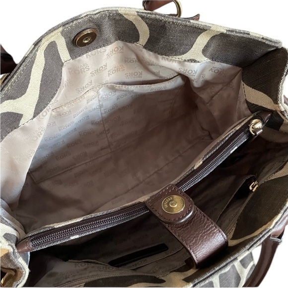 Michael Kors Giraffe Print Hamilton Bag Printed Canvas Leather Trim - Picture 8 of 15